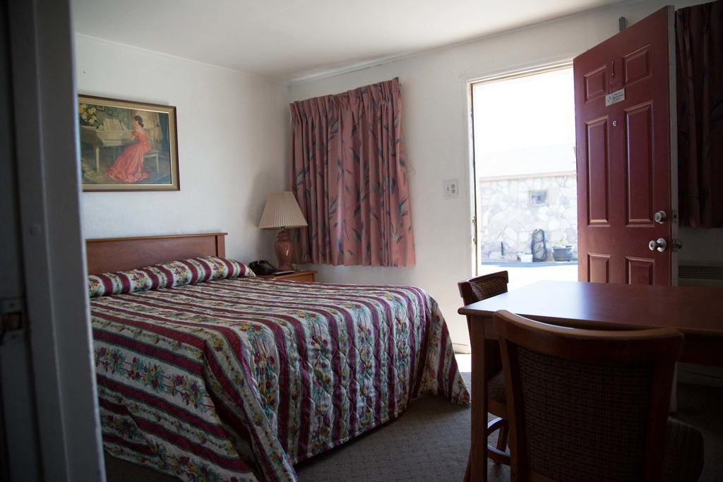 Boron Motel Eksteriør bilde
